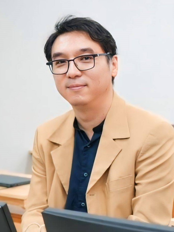 อาจารย์สมบัติ ต่อวัฒนชัย